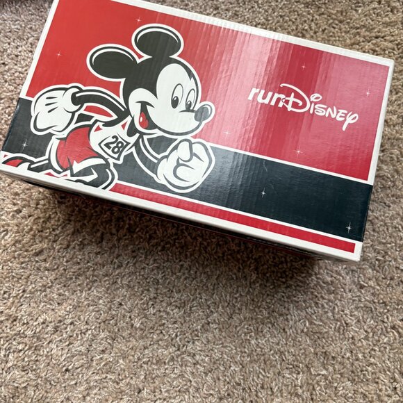 RunDisney New Balance 880V6 Mad Tea Party Sneakers - Picture 11 of 11